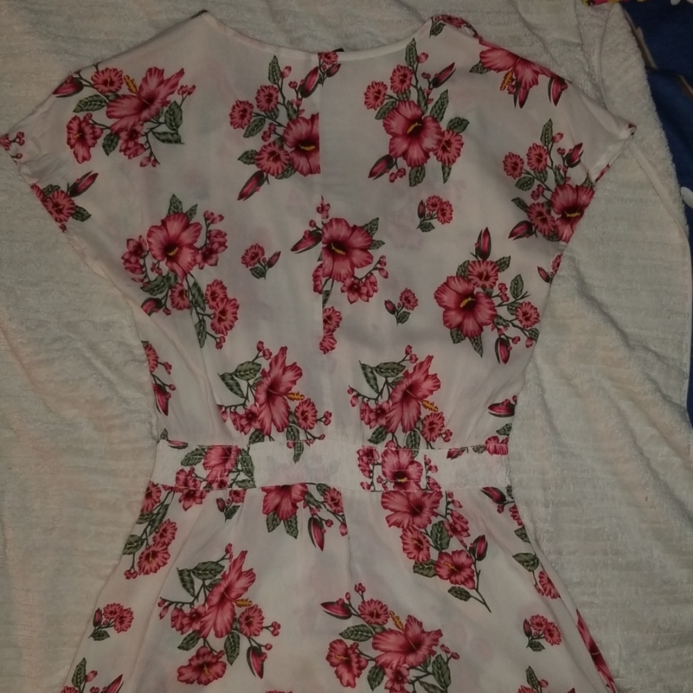 Dress - Picture 2 of 4